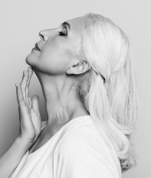 Nefertiti lift (Neck Lift - Platysmal Bands)